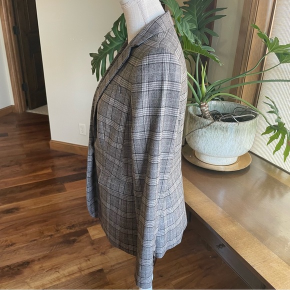 Banana Republic Brown and Gray Wool Heritage Glen Plaid Classic Blazer size 4 - Picture 3 of 14
